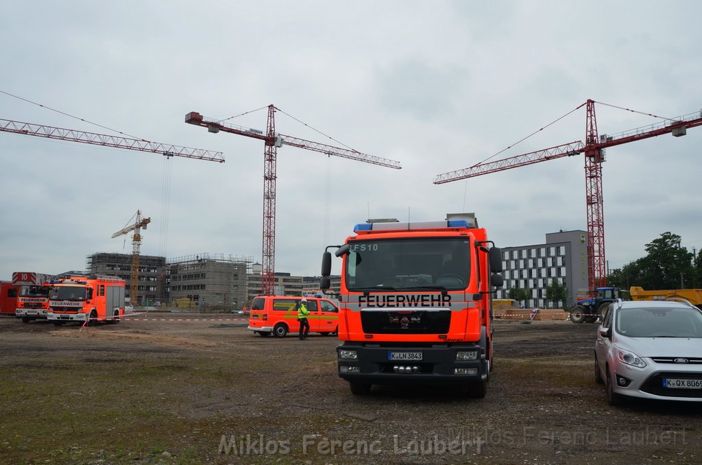 Erster Spatenstich Neues Feuerwehrzentrum Koeln Kalk Gummersbacherstr P167.JPG - Miklos Laubert
